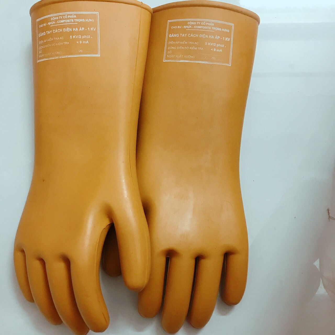 Găng tay cao su cách điện hạ áp - Ảnh 2